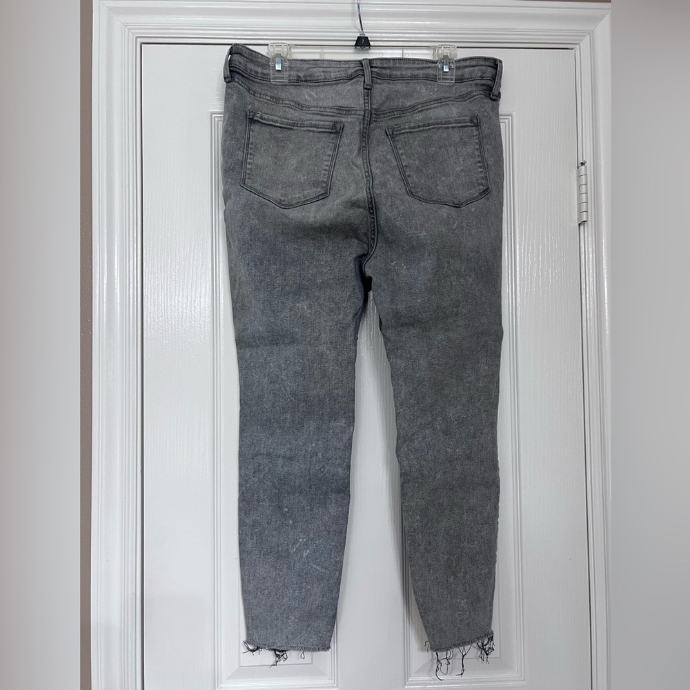 Old Navy Jeans - Picture 2 of 4